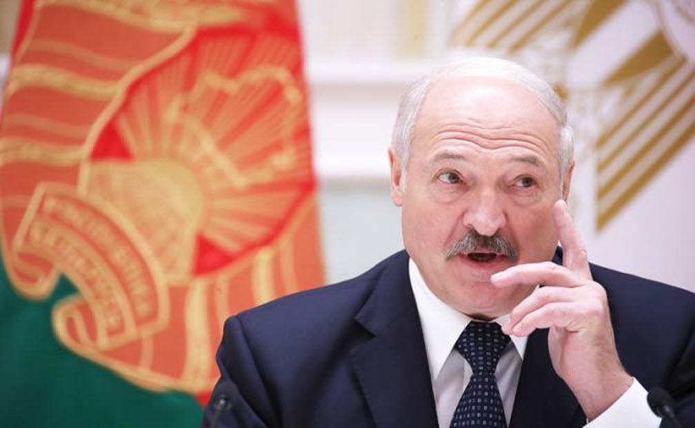 Маневры Лукашенко: Зеленскому оружие, Путину — горячую дружбу  