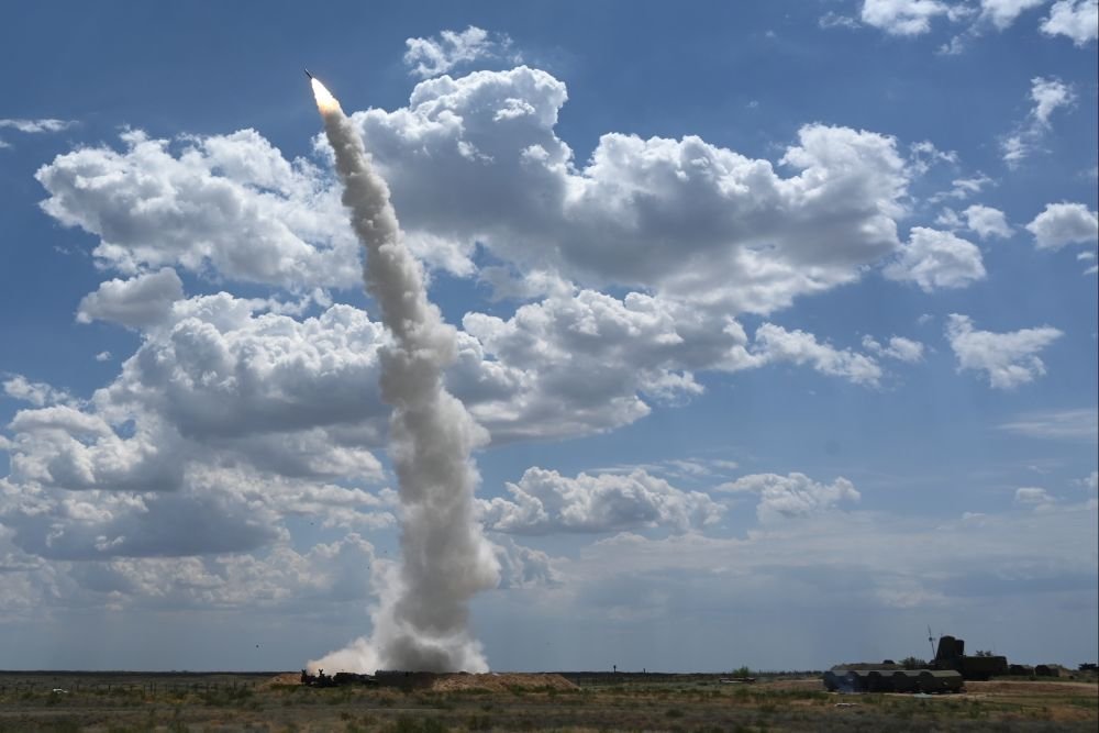 Эксперт: Россия сможет перехватить "супер-пупер" ракету США при помощи С-500 