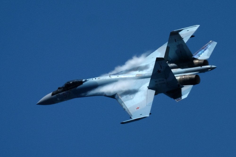 NI назвал Су-35 одним из лучших современных истребителей 