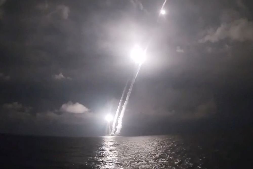 Popular Mechanics оценил пуск четырех российских ракет "Булава" 