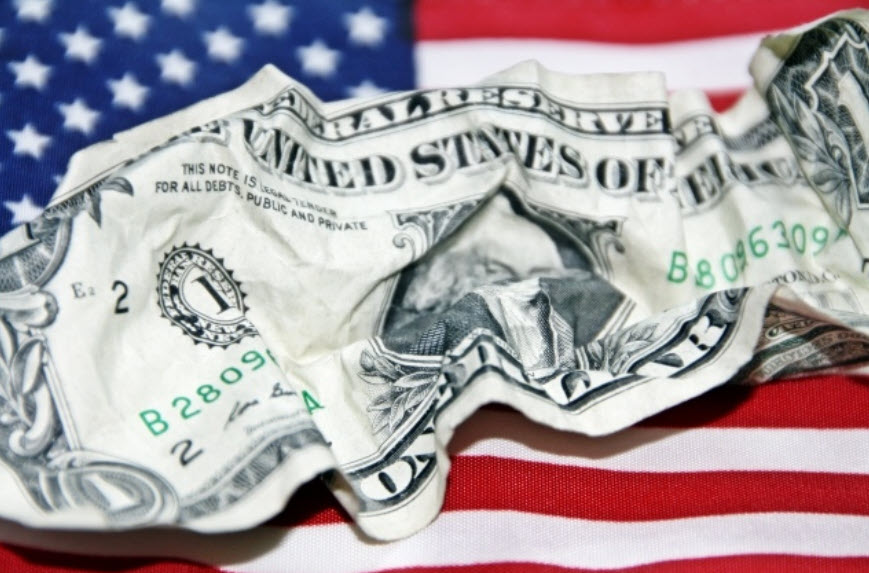 Доллар упал ниже 69 рублей впервые с июня 2020 года