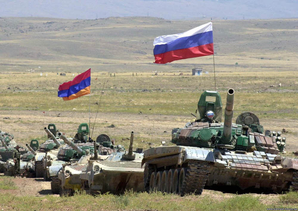 Президент России одобрил создание объединенной группировки войск России и Армении
