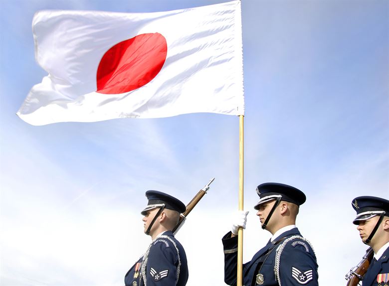 Япония готовится сбросить американское военное ярмо 