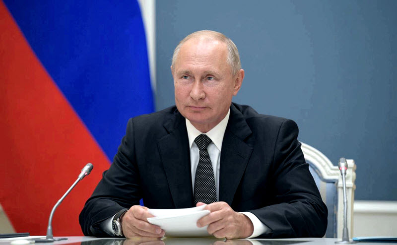Троллинг от президента: Путин назначил вступление в силу поправок к Конституции на день независимости США 