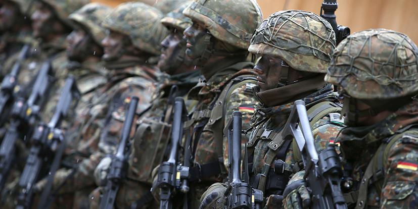 Бундесвер заплатит солдатам-геям за угнетение 