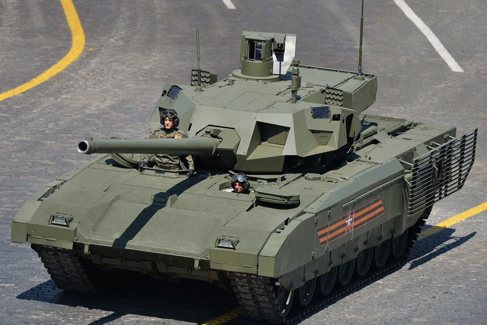 NI сравнил армии РФ и США по количеству танков и другой бронетехники