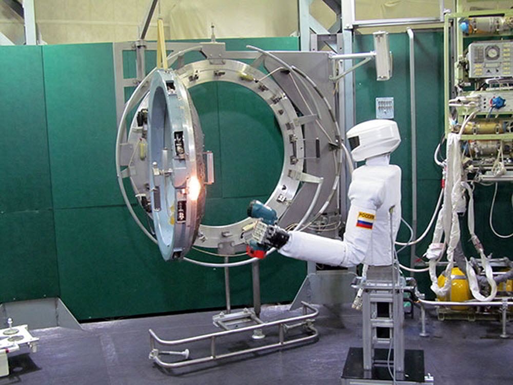 Россия разрабатывает робота для проведения космических испытаний