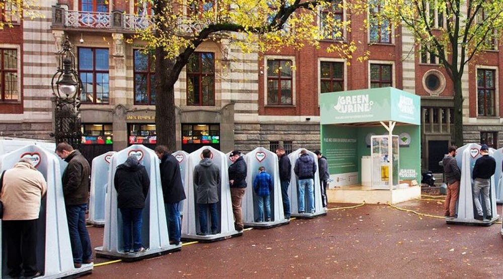 «Культурный» Амстердам и открытые общественные туалеты