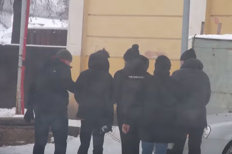 Подросток готовил вооруженное нападение на школу в Казани за деньги от украинца