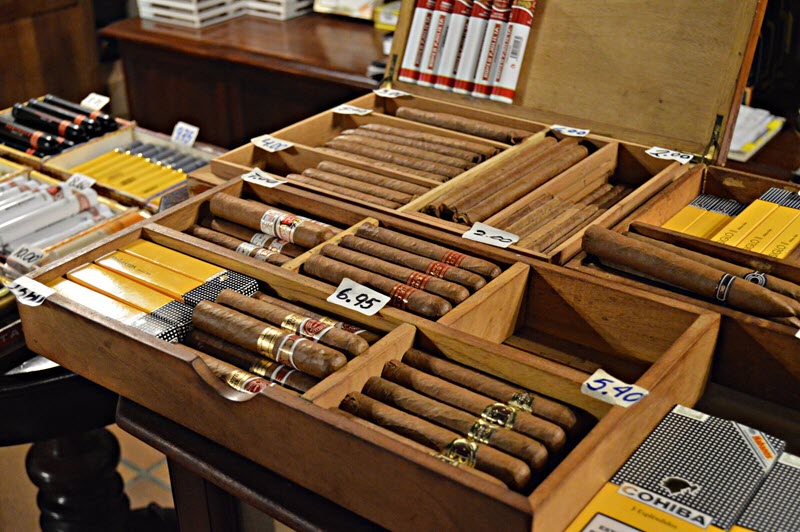 Огромный ассортимент сигар в Havana Smoke